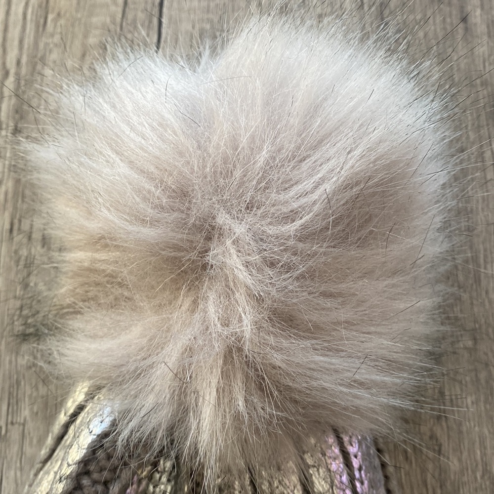 Metallic silver hat - Picture 4 of 5